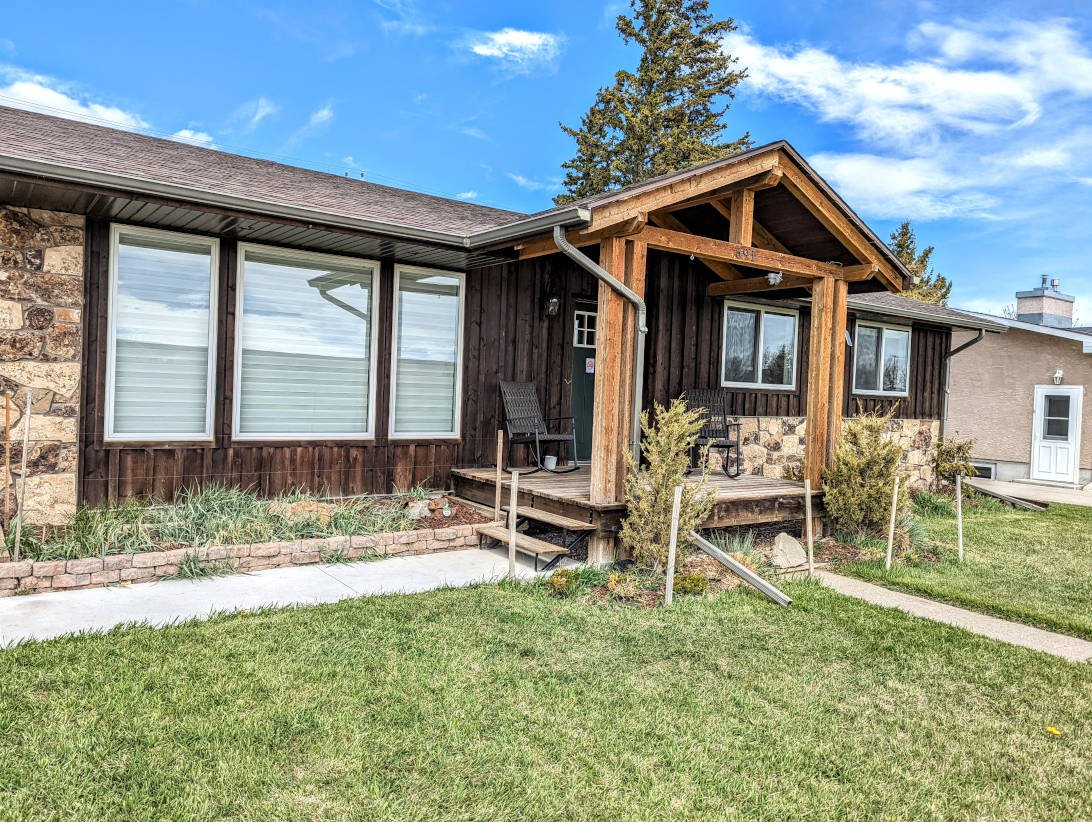 Places To Stay In Pincher Creek